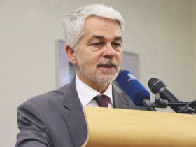 Mit wem ist Carlo Masala verheiratet