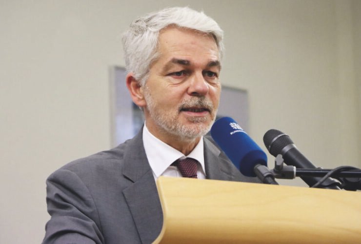 Mit wem ist Carlo Masala verheiratet